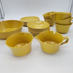Vintage Allied Chemical Melamine Harvest Yellow Coffee Cups Bowls Plates 24 Ct